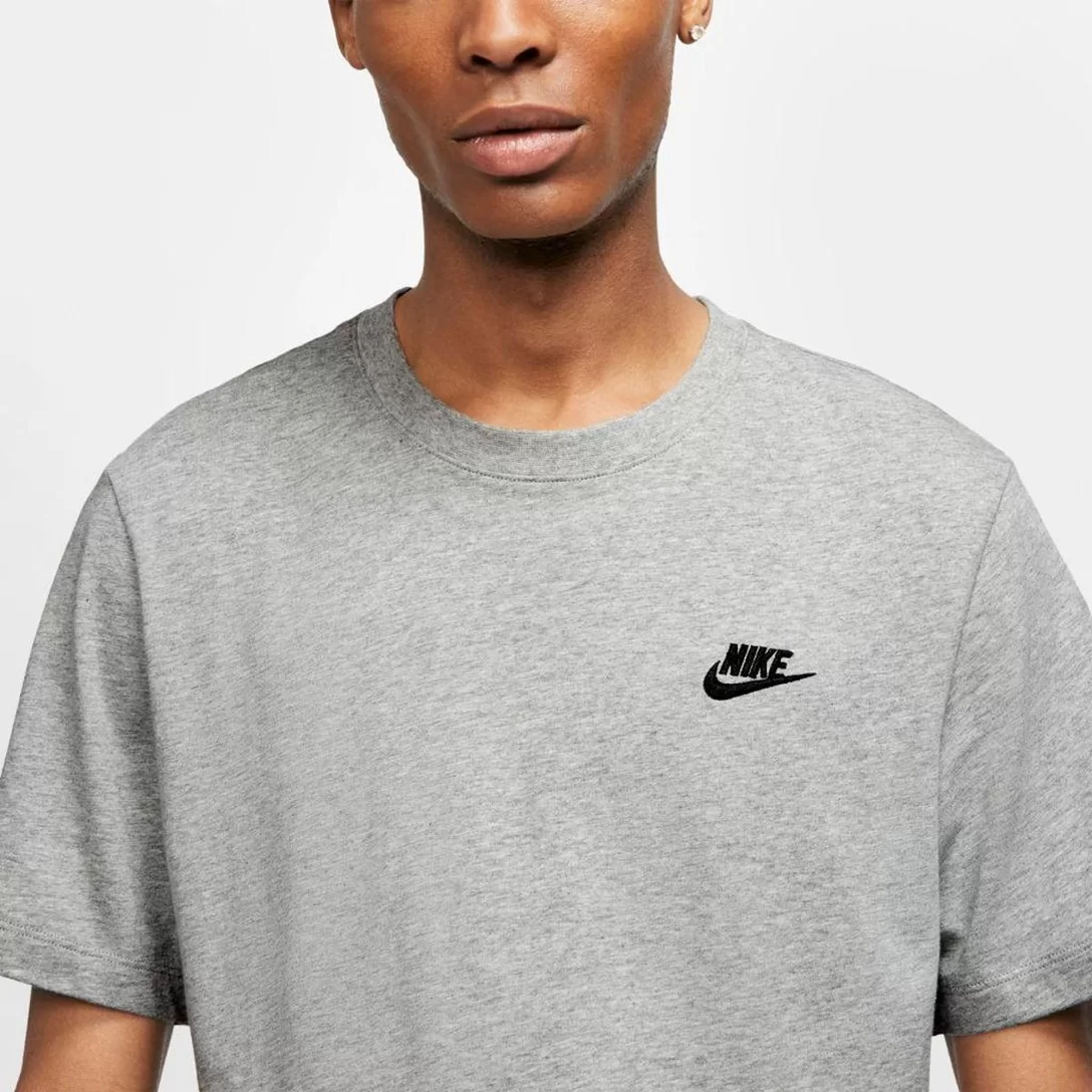 Camiseta Nike Sportswear Club Masculina